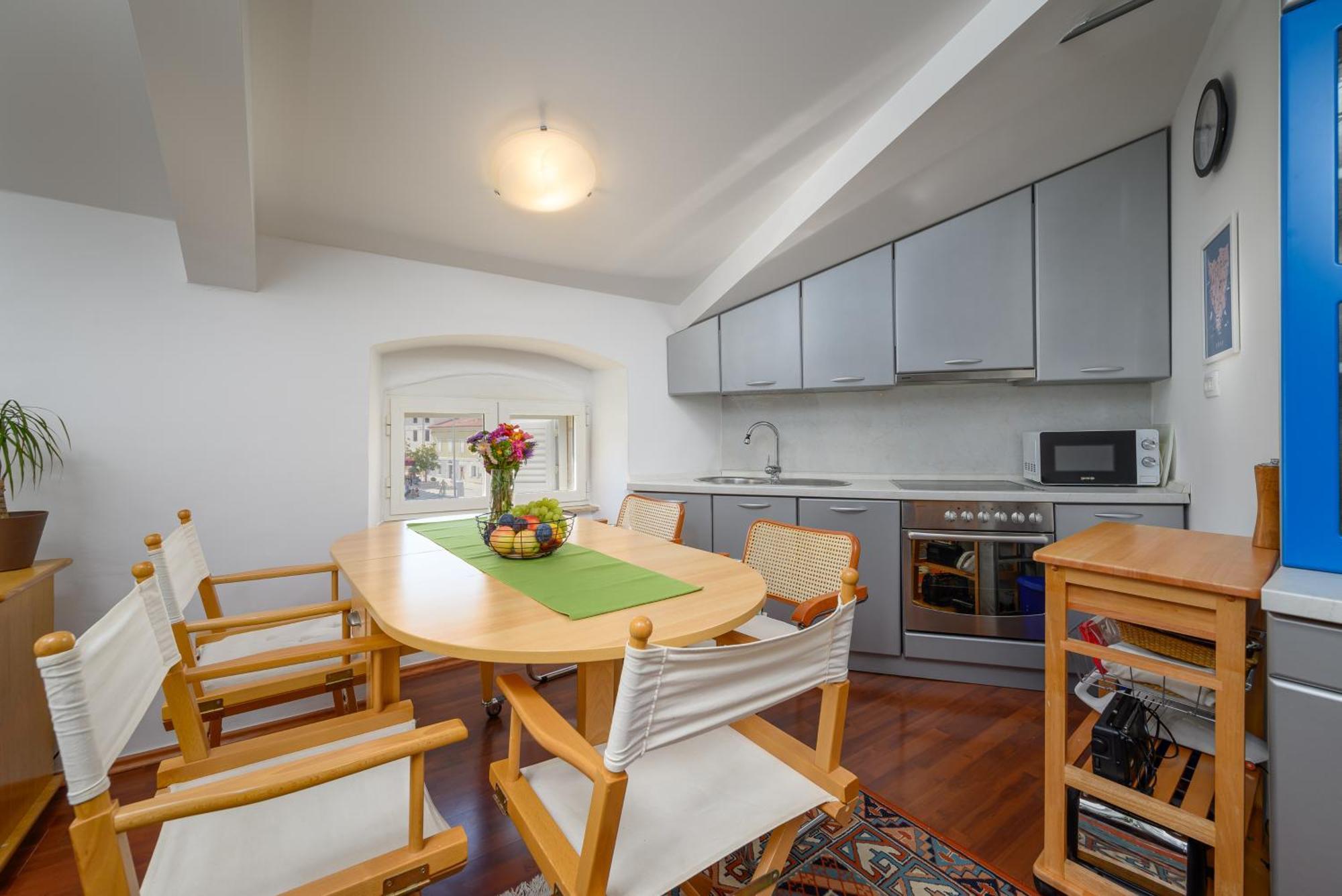 Dida I Nonna Piazza View Apartment Poreč