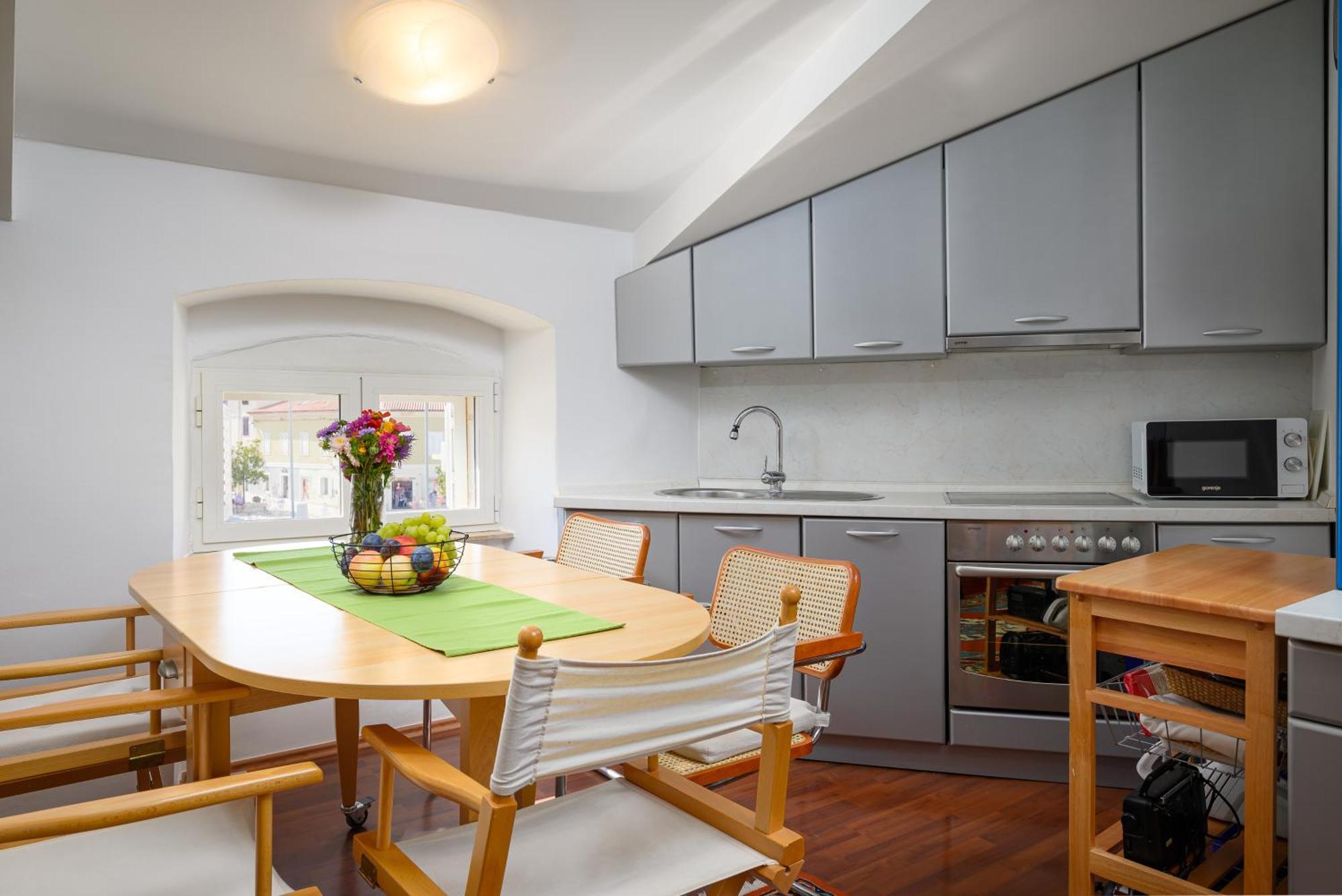 Apartment Dida I Nonna Piazza View